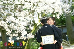金沢市の観光名所兼六園で和装の前撮りをされる新郎新婦様