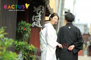 金沢市内で白無垢の和装前撮りをする花嫁様